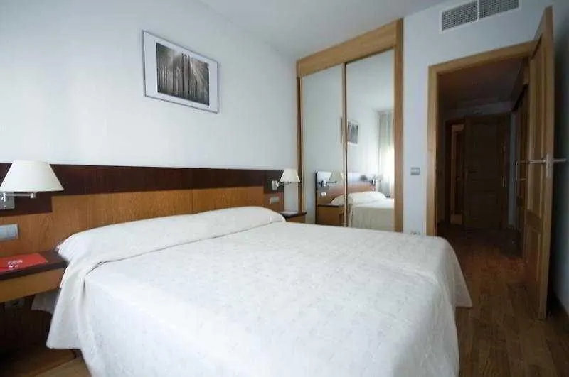 Suites Kris Aeropuerto Madrid